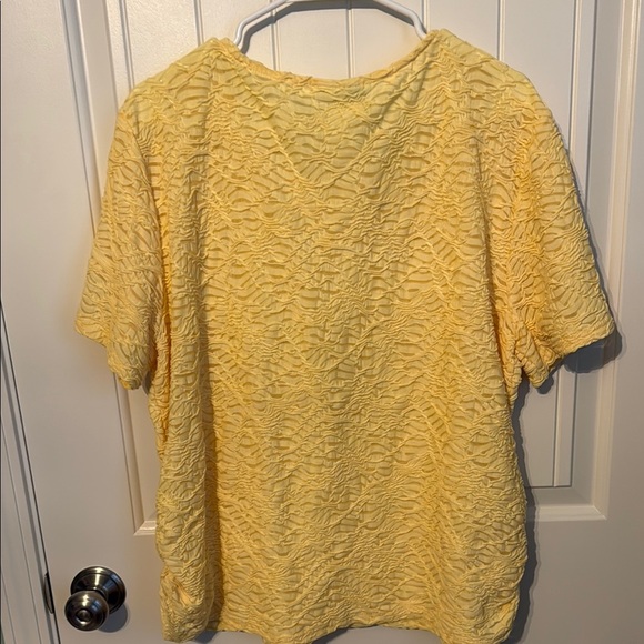 Alfred dunner Yellow Textured Women’s Top with attached necklace 1X - Picture 5 of 5